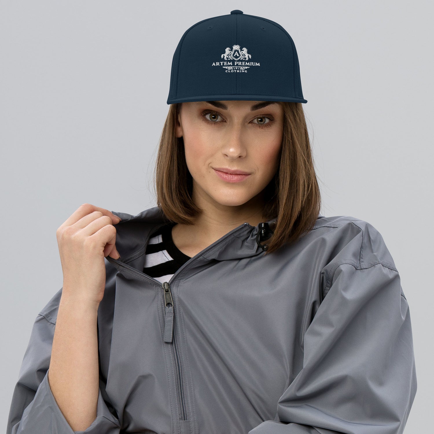 ARTEM Navy Snapback Cap – Farbe Schwarz