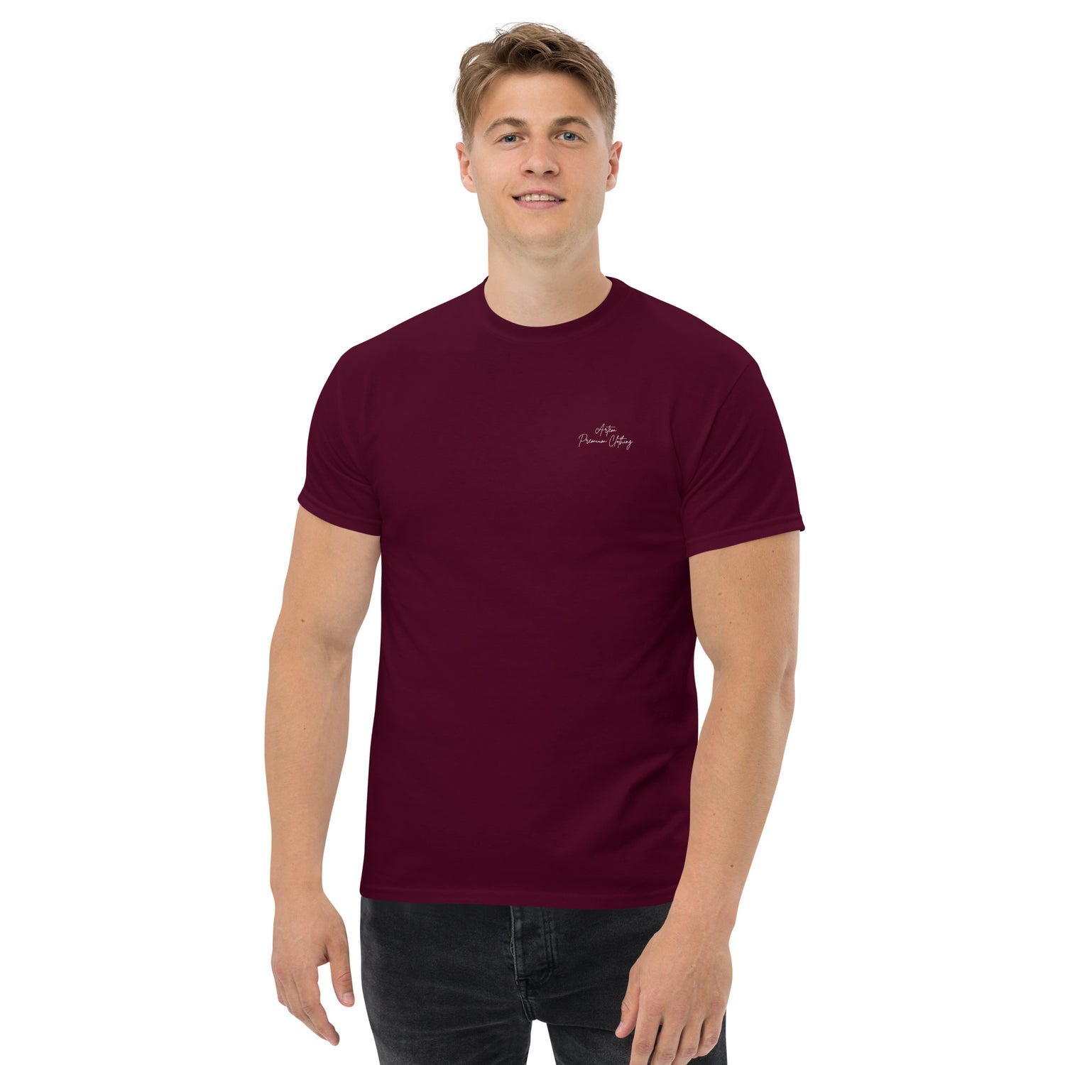 ARTEM Maroon Label Classic Tee – Farbe Kastanienbraun